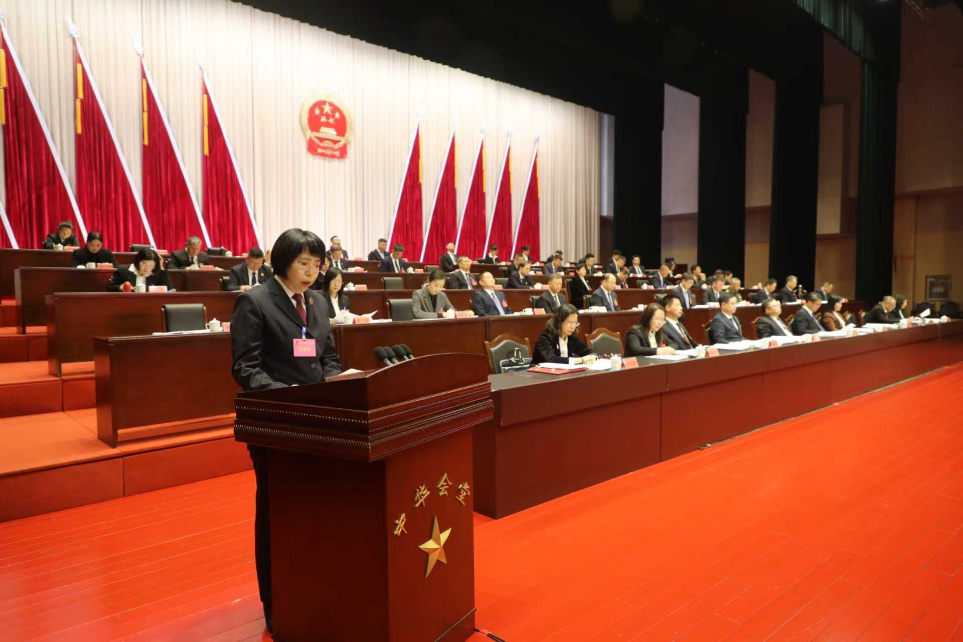 白塔区人民检察院工作报告获一致通过